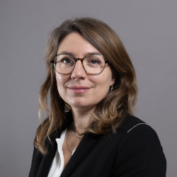 Julie Dupouy1